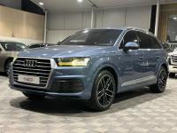 Audi
              Q7